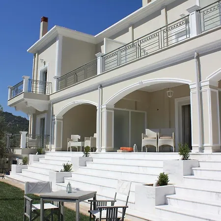 Nereides Luxury Villas 4 * Kato Almiri