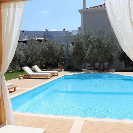 Nereides Luxury Villas 4 * Κάτω Αλμυρή